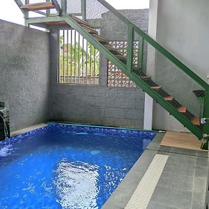 Tiga-kamar tidur